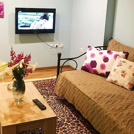 Wonderful Mediterranean With Garden Apartament
