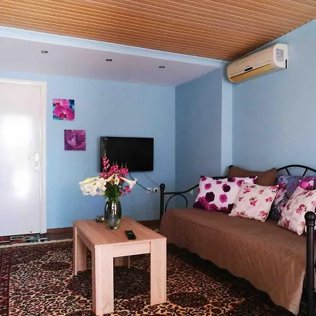 Wonderful Mediterranean With Garden Apartament *